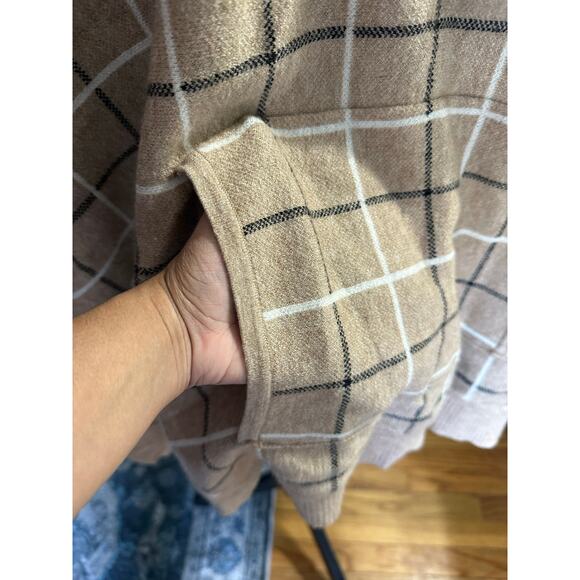 Tahari Tan Hooded Poncho Black & White Plaid Pattern Size OS - Picture 4 of 6